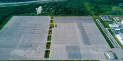
            Гигантские склады новых машин уже опустели. Фоторепортаж Autonews
        