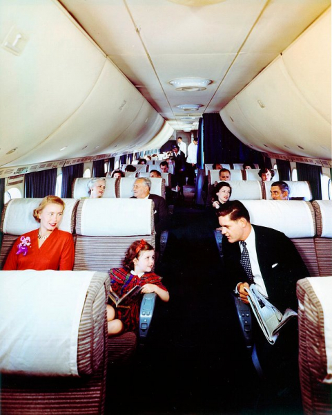 Винтажная роскошь: как пассажирские перелеты выглядели в 50-х