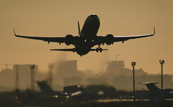 
                    Минтранс предложил условия невыдачи компаниям допуска на рейсы за рубеж

                