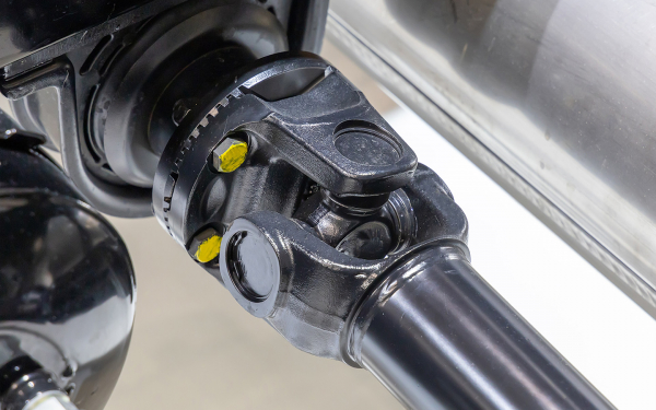 
            Что такое карданный вал в автомобиле и для чего он нужен
        