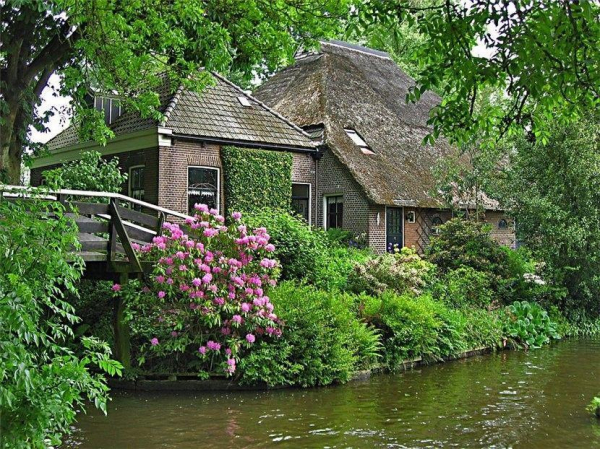 Гитхорн: удивительная голландская деревня, в которой нет дорог
