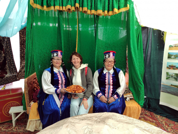 Фестиваль тюльпанов в Калмыкии и буддийская Элиста