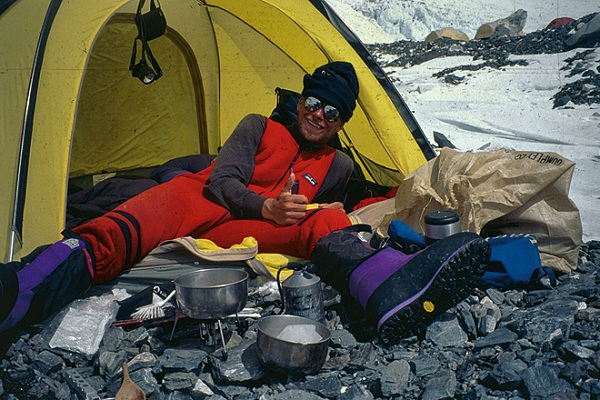 История «безумного шведа» Йерана Кроппа, отправившегося на Эверест на велосипеде
