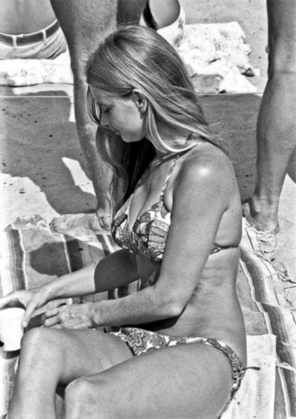 Утомленные солнцем: жаркий летний день 1970 года на знаменитом пляже Мишен Бич